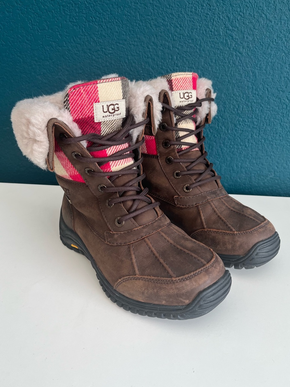UGG Women’s Size 8 Adirondack ll Plaid Stout Heavy-duty Winter Boots